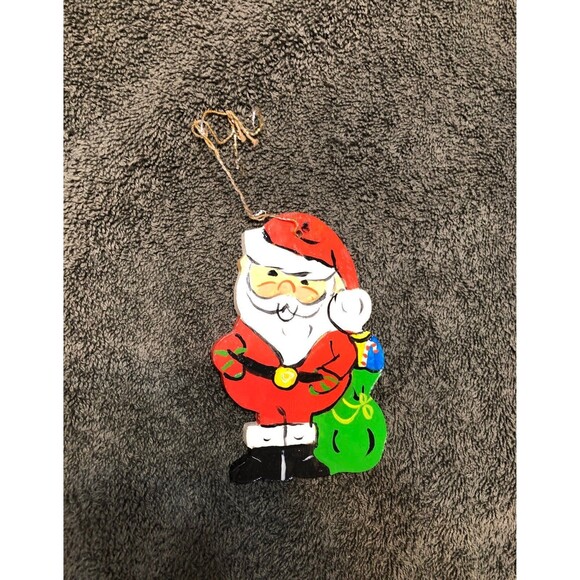 Rustic Sleigh full of Christmas ornaments - Picture 7 of 10